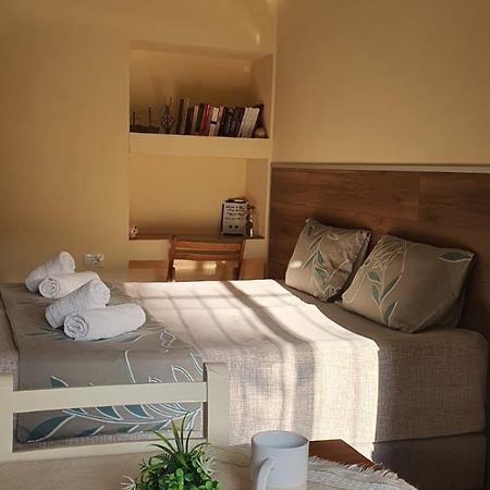 Alle'S M Shyri Studio Apartment Тирана Экстерьер фото