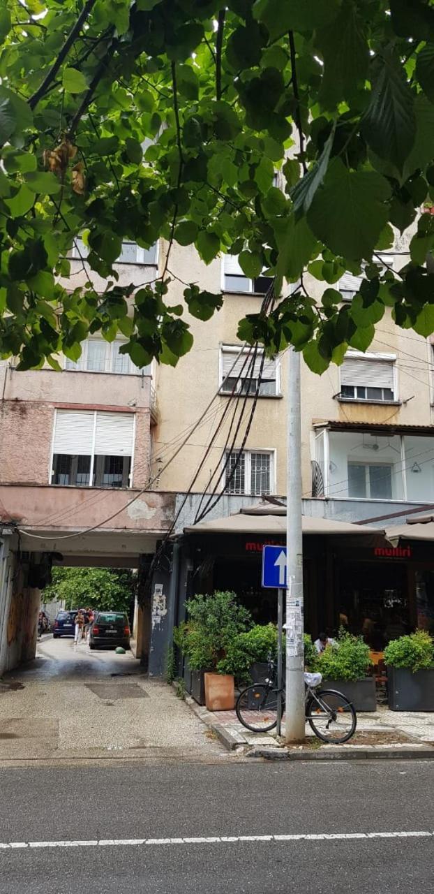 Alle'S M Shyri Studio Apartment Тирана Экстерьер фото