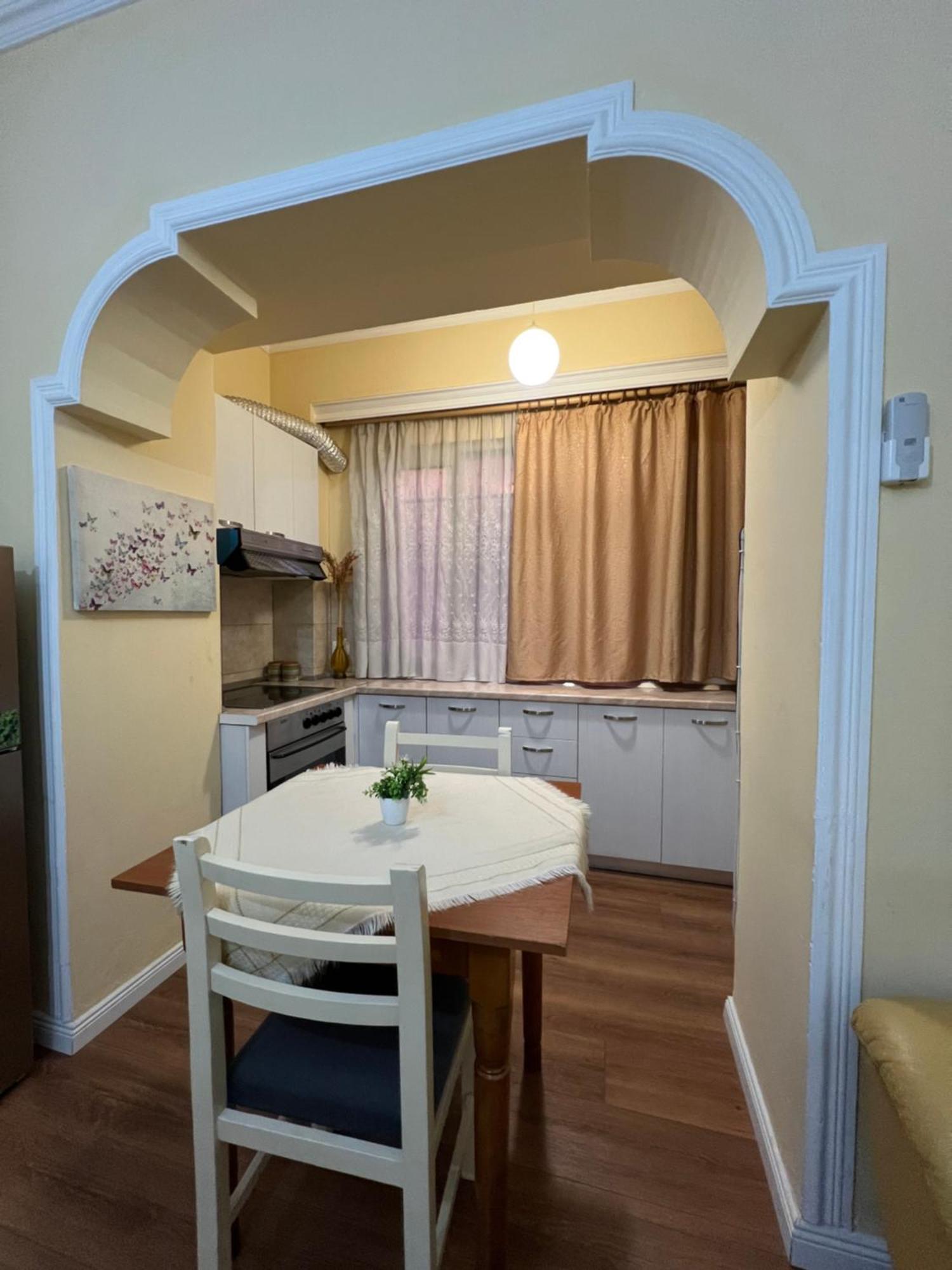 Alle'S M Shyri Studio Apartment Тирана Экстерьер фото