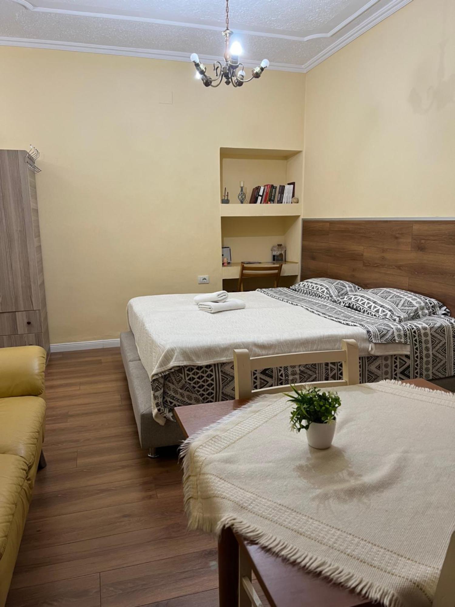 Alle'S M Shyri Studio Apartment Тирана Экстерьер фото
