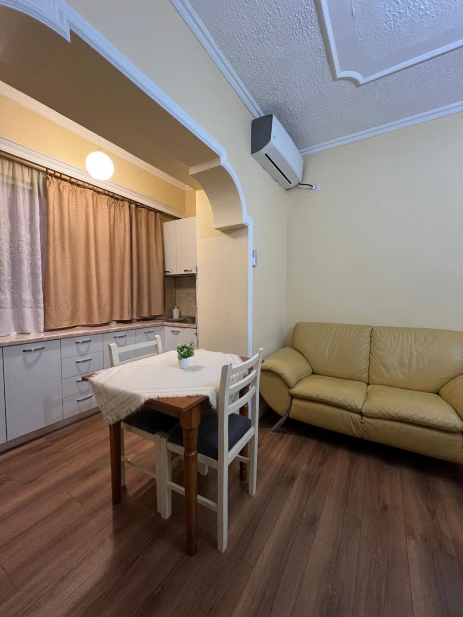 Alle'S M Shyri Studio Apartment Тирана Экстерьер фото